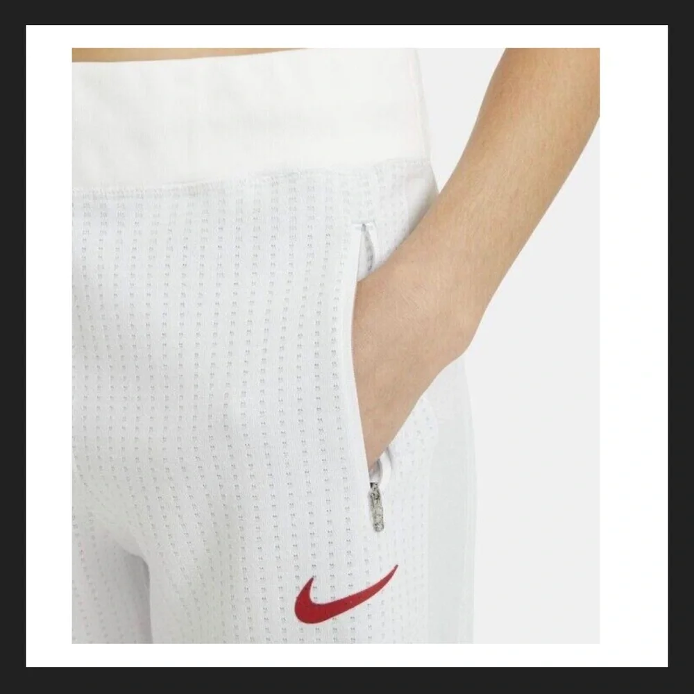 Nike Sportswear Women's 7/8 Cropped Pants